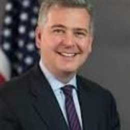 Snowflake(SNOW.US)Q4业绩超预期 强劲销售前景推动盘后飙涨